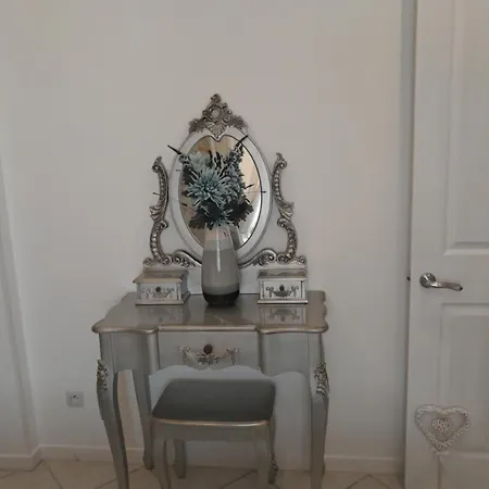 Maison De L'amour Merlot *